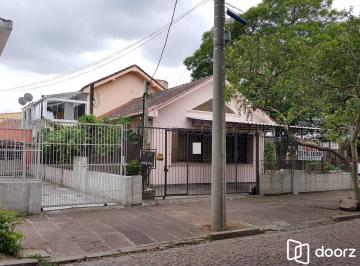 Casa · 245m² · 4 Quartos · 2 Vagas · CASA PRÓXIMO PUC/RS E TERCEIRA PERIMETRAL