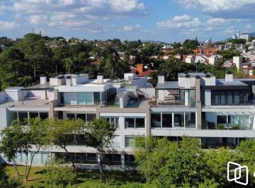 Apartamento · 386m² · 3 Quartos · 3 Vagas · Cobertura à Venda no Sirena Zona Sul