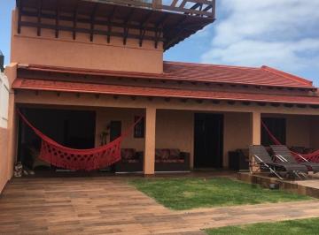 Casa · 300m² · 3 Quartos · 1 Vaga · Casa à venda - em Nordeste