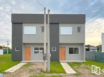 .JPEG+2025-05-08 · Casa Condominio em Porto Alegre, no bairro Campo Novo, com 3 dormitório(s), e 3