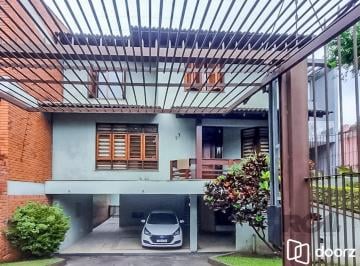 Casa · 225m² · 4 Quartos · Casa à venda - em Teresópolis