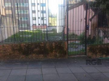 Terreno · 330m² · Terreno com 330 metros quadrados sendo 10 de frente e 33 da frente aos fundos.