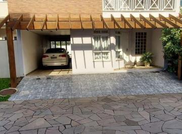 Casa · 250m² · 4 Quartos · 5 Vagas · Maravilhosa Residência em condomínio com 4 dormitórios sendo 1 suíte.