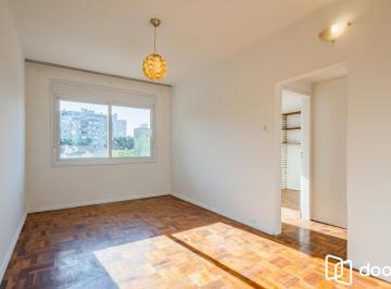 Apartamento · 122m² · 2 Quartos · Apartamento de 2 Quartos com pátio no bairro Petrópolis