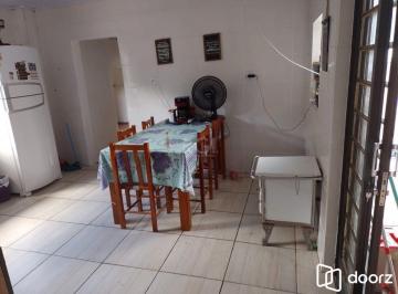 Casa · 99m² · 4 Quartos · 8 Vagas · Casa de 4 dormitórios no bairro Jardim Floresta