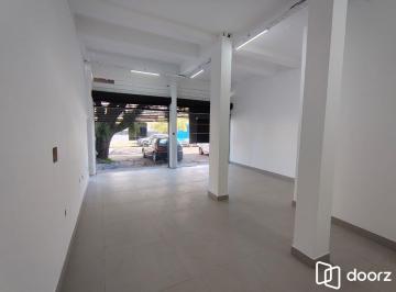 Comercial · 100m² · 1 Quarto · Vende-se loja com 100 m² - Floresta
