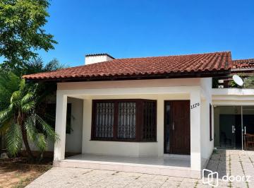 Fachada-casa · Ampla Casa residencial com 4 quartos, 3 banheiros e 1 suíte  garagem