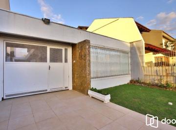 Casa · 250m² · 5 Quartos · 5 Vagas · Casa com Edícula nos fundos, total de 5 dormitórios no Bairro gloria.