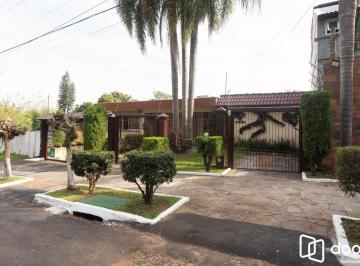 Casa · 470m² · 5 Quartos · 4 Vagas · Casa com piscina e 470m2 no Chácara das Pedras