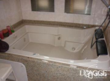 Casa · 530m² · 4 Quartos · 4 Vagas · casa com 4 dormitórios, sendo uma suíte , e 530 area privativa