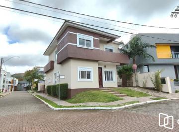 Casa · 213m² · 3 Quartos · 3 Vagas · Casa de 3 suítes excelente acabamento Localizada no condomínio Mirante do lago