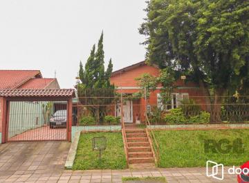 Casa · 200m² · 2 Quartos · 2 Vagas · Casa com 2 quartos, vaga de garagem, churrasqueira, com 200m² privativos no cent