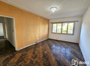Apartamento · 97m² · 3 Quartos · 1 Vaga · Apartamento 3 dormitórios, com elevador e em frente a Redenção