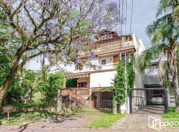 Casa · 283m² · 3 Quartos · 2 Vagas · Excelente casa de 3 quartos, 1 suíte e 2 vagas no bairro Ipanema!