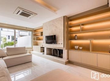 Casa · 410m² · 4 Quartos · 3 Vagas · Casa em Condomínio de Alto Padrão com 4 Suítes no Três Figueiras