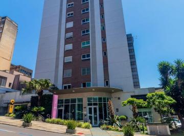 Apartamento · 32m² · 1 Quarto · 1 Vaga · Apartamento de 1 quarto (studio) e uma vaga no bairro Moinhos de Vento em POA