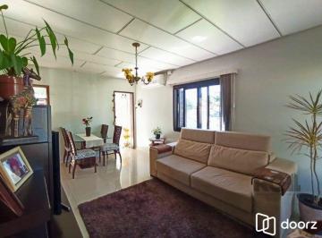Casa · 65m² · 3 Quartos · 2 Vagas · Casa com 3 quartos espaçosos, 2 banheiros bem distribuídos e 2 vagas de garagem