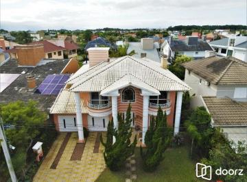 Casa · 360m² · 3 Quartos · 2 Vagas · Magnífica casa linda, 360m2 de área construída