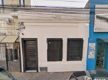 Casa · 150m² · 3 Quartos · Casa no Menino Deus com 150m²