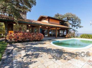 Casa · 482m² · 4 Quartos · 20 Vagas · Terreno de 5.200m², rodeado pela natureza, possuindo 482m² de área construída
