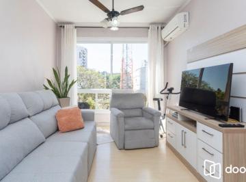 Apartamento · 86m² · 3 Quartos · 1 Vaga · Amplo Apartamento de 3 Dormitórios com Churrasqueira no Bairro Floresta