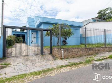 Casa · 312m² · 5 Quartos · 8 Vagas · Casa, 5 dormitórios, sendo 1 suíte, 312m² privativos, 8 vagas - Bairro Vila Nova