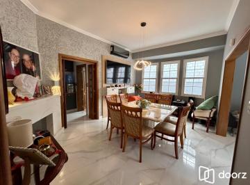 Casa · 350m² · 8 Quartos · 6 Vagas · Casa 8 dormitórios, 5 banheiros e 6 vagas no Bairro São João Porto Alegre