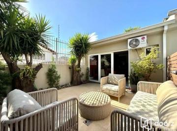 Casa · 209m² · 3 Quartos · 2 Vagas · Casa com Quintal e Espaço Gourmet no Jardim Sabará