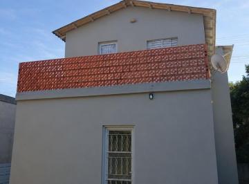 Casa · 221m² · 3 Quartos · 1 Vaga · Excelente casa Sobrado no bairro Santa Isabel em Viamão, próximo a todos comérci