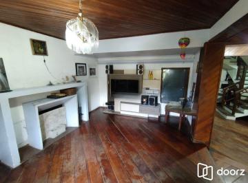 Casa · 420m² · 3 Quartos · 2 Vagas · Casa com 3 Quartos, 3 Banheiros, 2 vagas No Bairro Nonoai.