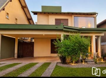 Casa · 300m² · 3 Quartos · 4 Vagas · Casa Condominio para Venda - 300m², 3 dormitórios, sendo 3 suites, 4 vagas - Ter
