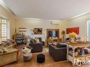 Casa · 281m² · 3 Quartos · 2 Vagas · Casa ampla com piscina e edícula no Jardim Lindóia