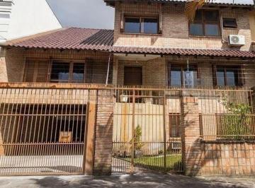 Casa · 417m² · 5 Quartos · 3 Vagas · Casa térrea com 5 dormitórios, 2 suítes, 3 vagas.