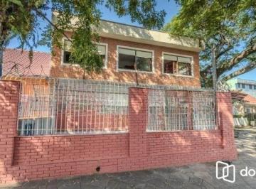 Casa · 343m² · 10 Quartos · 8 Vagas · Prédio Residencial no Passo D'areia com 8 dormitórios e 8 vagas