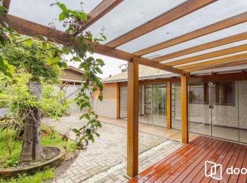 Casa · 125m² · 4 Quartos · 2 Vagas · Casa com 4 dormitórios, 2 vagas de garagem em Canoas