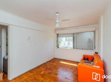 Apartamento · 80m² · 2 Quartos · Apartamento com 2 quartos, elevador semi mobiliado no bairro Floresta.
