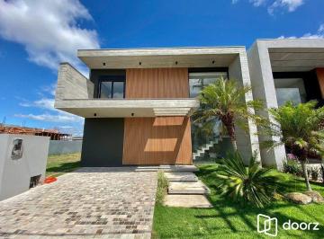 Casa · 256m² · 4 Quartos · 2 Vagas · Casa à venda - no Centro