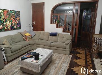 .jpeg+2025-06-13 · Casa com 5 quartos , 7 banheiros e pátio!