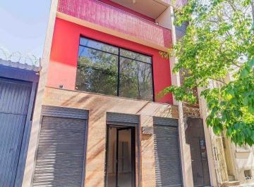 Comercial · 200m² · 3 Quartos · 1 Vaga · Prédio Comercial á venda com 2 salas e terraço no bairro Menino Deus