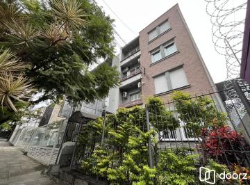 Apartamento · 85m² · 3 Quartos · Apartamento de 3 quartos com dependência de empregada bairro Moinhos de Vento