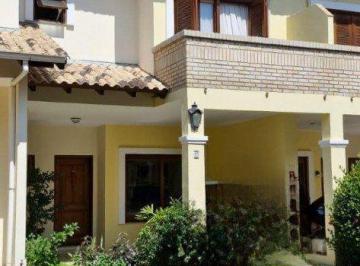 Casa · 160m² · 3 Quartos · 2 Vagas · Sobrado com três dormitórios no Condoínio Residência Jardim Verde Ipanema.