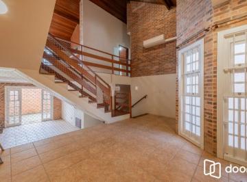 Casa · 197m² · 3 Quartos · 3 Vagas · Casa com 4 dormitórios, suíte, churrasqueira e 4 vagas
