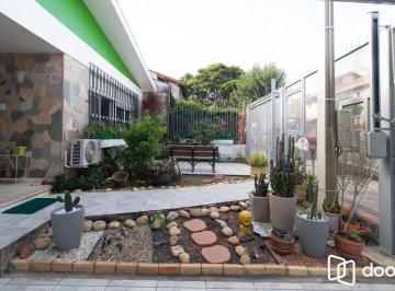 Casa · 248m² · 4 Quartos · 2 Vagas · Casa com 4 dormitórios e energia solar no bairro Nonoai.