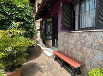 Casa · 150m² · 3 Quartos · 2 Vagas · Casa a venda, 3 Quartos, sendo 1 Suíte, Bairro centro Canoas