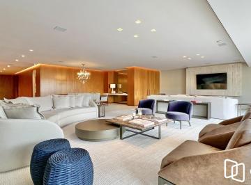 Apartamento · 479m² · 3 Quartos · 5 Vagas · Mansão Suspensa Mobiliada no Las Piedras com piscina e vista para a mata nativa