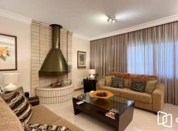 Casa · 250m² · 4 Quartos · 4 Vagas · Casa com 3 Dormitórios, Suíte e Garagem para 4 Carros no São Sebastião
