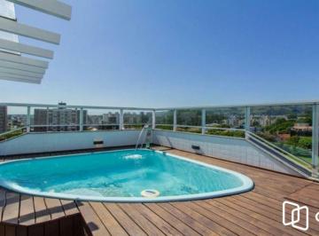 Apartamento · 211m² · 3 Quartos · 2 Vagas · Cobertura mobiliada com piscina e vista 360° no Jardim Planalto – POA