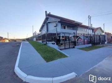 Casa · 135m² · 3 Quartos · 2 Vagas · Sobrado Encantador no Jardim dos Lagos – Conforto, Espaço e Excelente Localizaçã