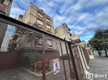 Apartamento · 51m² · 1 Quarto · 1 Vaga · Apartamento de 1 quarto, 2 sacadas e 1 vaga de garagem no bairro Farroupilha POA