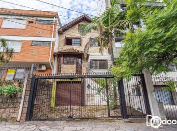 Casa · 330m² · 4 Quartos · 2 Vagas · Casa para Venda - 330m², 4 dormitórios, sendo 3 suites, 2 vagas - Petrópolis